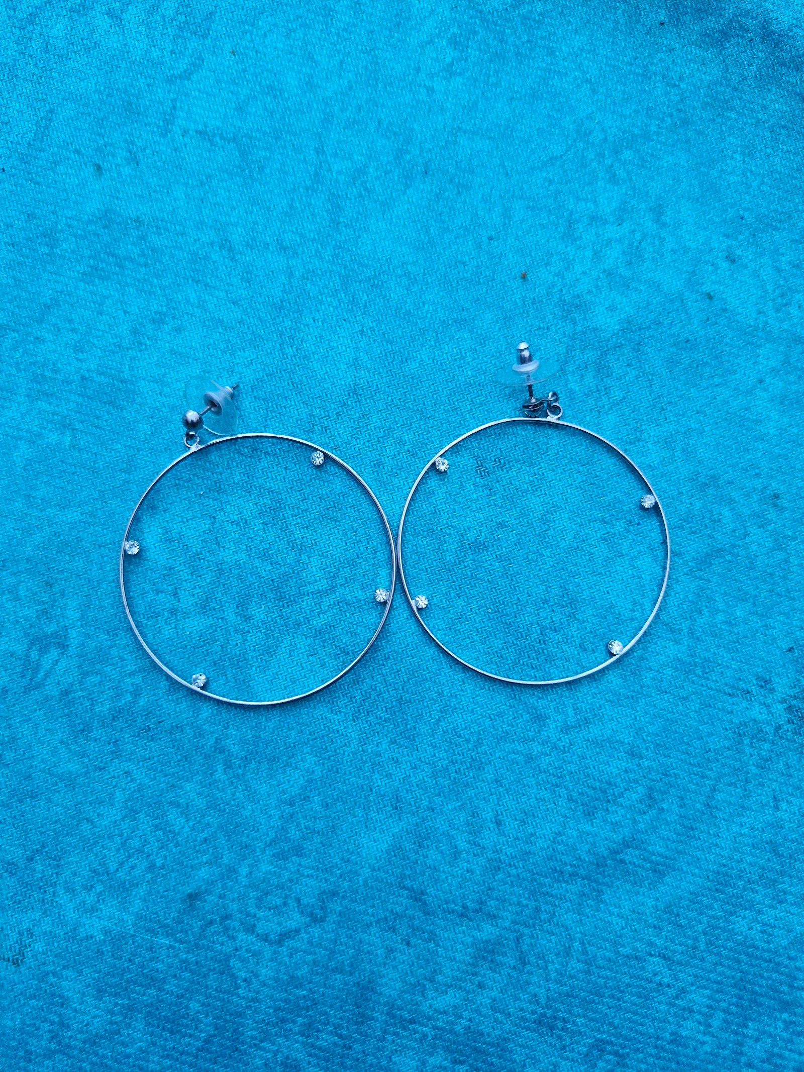 Boucles d oreilles créoles rondes avec strass